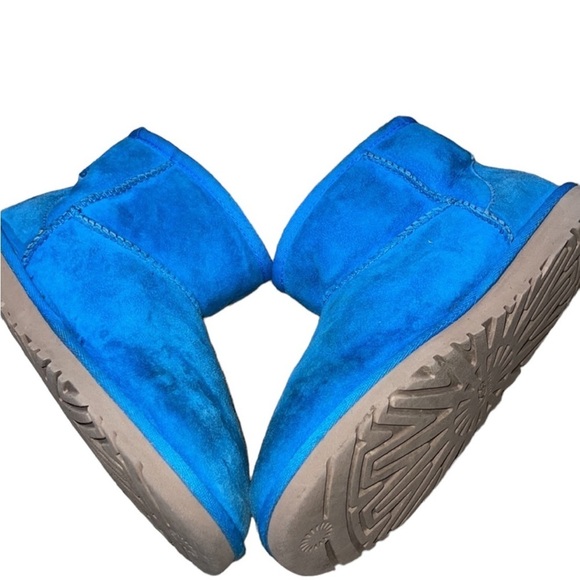 UGG Short Booties - Stunning & Radiant Color 💙🩵 - Picture 7 of 8